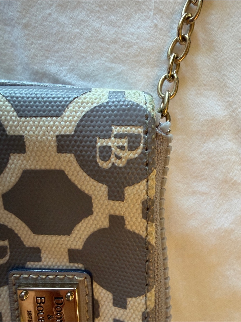 Dooney & Bourke Gray and Cream Logo Wristlet Key Pouch with Gold Hardware - Picture 4 of 12